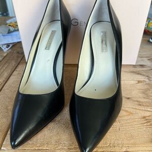 BCBG Black Pumps. New size 8M